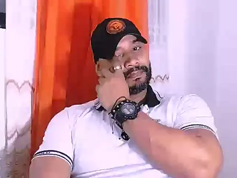 Snapshot of musclehetero chatting on May 2026 11:13:01 PM musclehetero online show from May 2026 11:13:01 PM