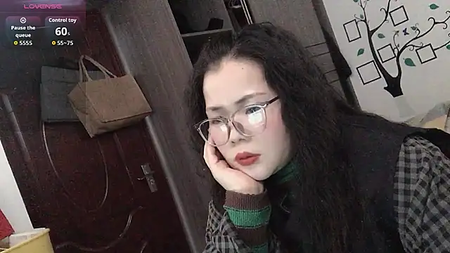 Snapshot of Huahua3187 chatting on November 2025 07:01:01 AM Huahua3187 online show from November 2025 07:01:01 AM