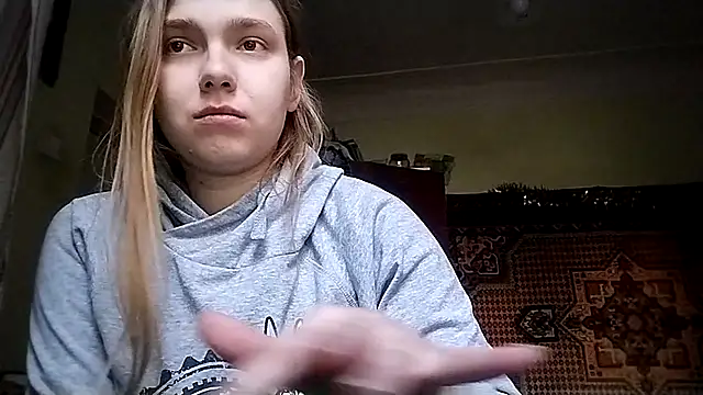 KikiBang online show from December 2025 08:45:02 AM