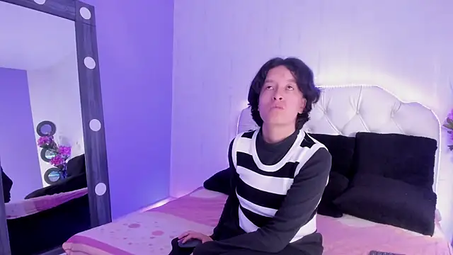 CoralAndOcean  online show from December 2025 12:32:02 PM