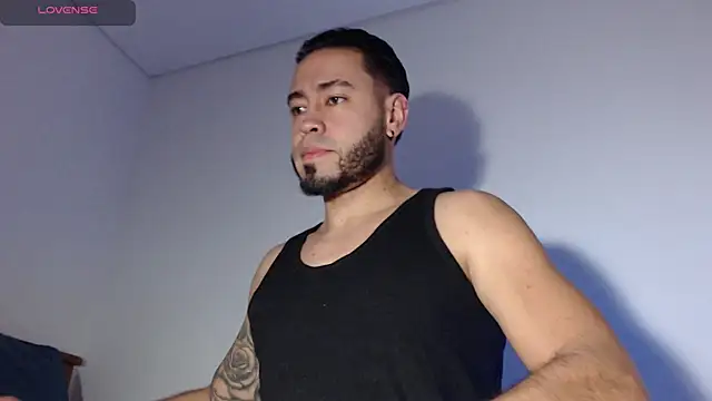 MikeSantoss1 online show from December 2025 02:31:01 AM