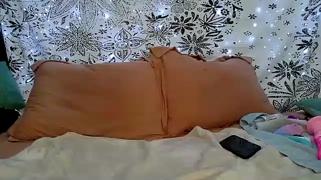 Snapshot of sareberr420 chatting on February 2026 03:11:01 PM sareberr420 online show from February 2026 03:11:01 PM