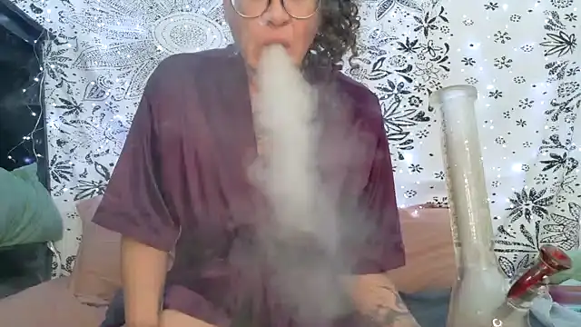 Snapshot of sareberr420 chatting on February 2026 04:35:01 PM sareberr420 online show from February 2026 04:35:01 PM