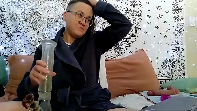 Snapshot of sareberr420 chatting on February 2026 03:26:02 PM sareberr420 online show from February 2026 03:26:02 PM