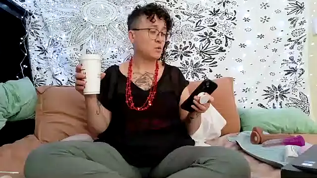 Snapshot of sareberr420 chatting on February 2026 03:07:01 PM sareberr420 online show from February 2026 03:07:01 PM