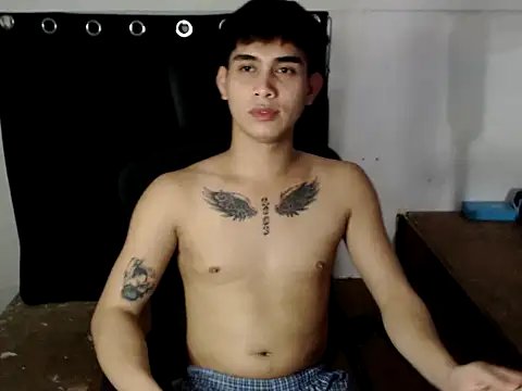 Snapshot of DecentGUy04 chatting on November 2025 07:58:01 PM DecentGUy04 online show from November 2025 07:58:01 PM