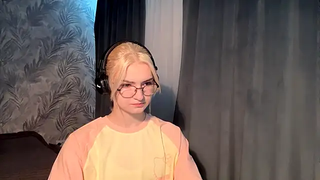 Snapshot of Cindi_Jacobs chatting on November 2025 04:49:01 PM Cindi Jacobs online show from November 2025 04:49:01 PM