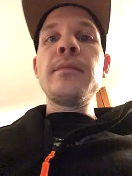 Snapshot of Spielzeugtwink chatting on November 2025 07:57:01 PM Spielzeugtwink online show from November 2025 07:57:01 PM