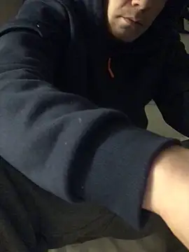 Snapshot of Spielzeugtwink chatting on November 2025 10:34:02 PM Spielzeugtwink online show from November 2025 10:34:02 PM