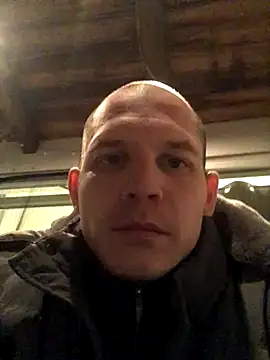 Snapshot of Spielzeugtwink chatting on November 2025 10:34:02 PM Spielzeugtwink online show from November 2025 10:34:02 PM