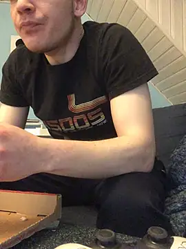 Spielzeugtwink online show from March 2026 09:20:01 PM