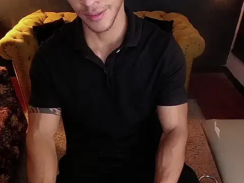 Snapshot of tayler_luke chatting on December 2025 01:25:02 AM tayler luke online show from December 2025 01:25:02 AM