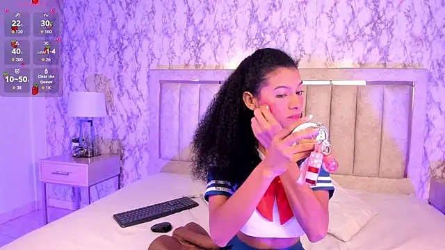 Snapshot of Valeskaa_ chatting on December 2025 12:32:01 PM Valeskaa online show from December 2025 12:32:01 PM