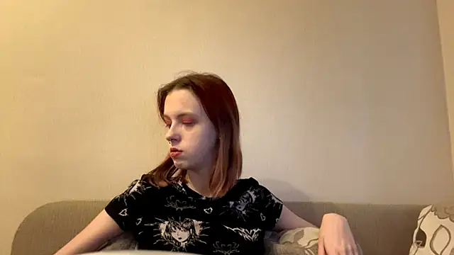 Snapshot of LulyClouds chatting on November 2025 11:12:02 AM LulyClouds online show from November 2025 11:12:02 AM