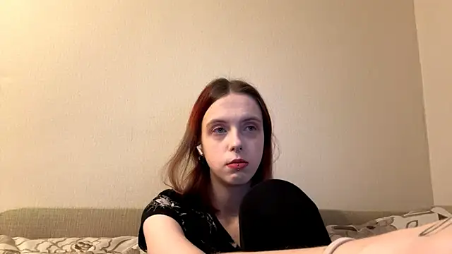 Snapshot of LulyClouds chatting on December 2025 01:53:01 PM LulyClouds online show from December 2025 01:53:01 PM