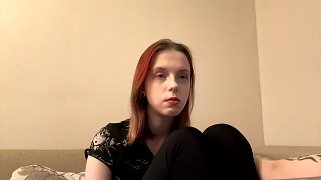 Snapshot of LulyClouds chatting on December 2025 04:16:01 PM LulyClouds online show from December 2025 04:16:01 PM