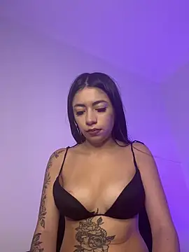 Snapshot of luna_ef_ chatting on November 2025 06:11:02 PM luna ef online show from November 2025 06:11:02 PM