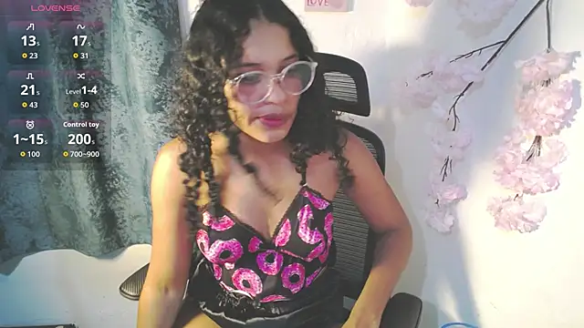 Snapshot of chleo_rosse chatting on January 2026 02:54:02 PM chleo rosse online show from January 2026 02:54:02 PM