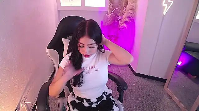 vallolett online show from February 2026 07:35:01 PM