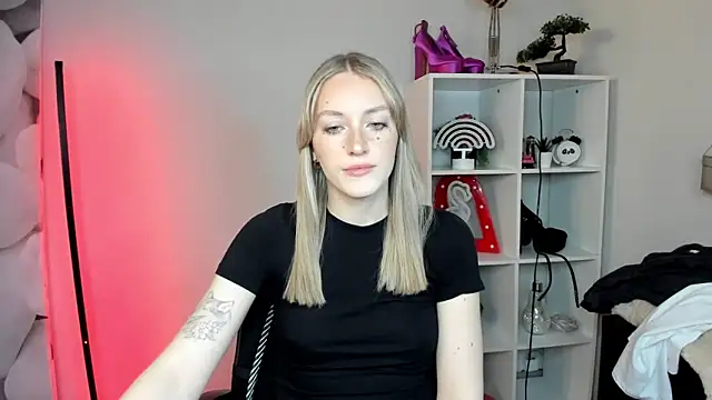 EvelynBlond online show from February 2026 01:27:01 PM