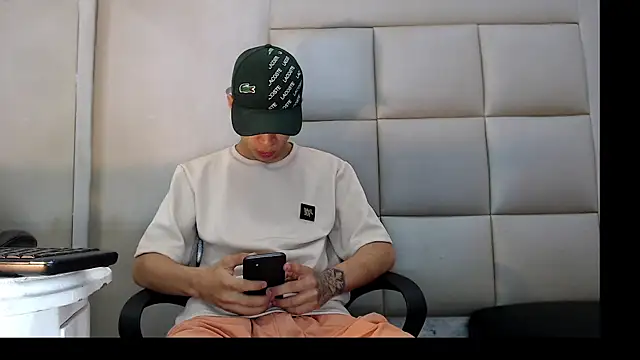 HollmanFronsh online show from January 2026 03:45:02 AM