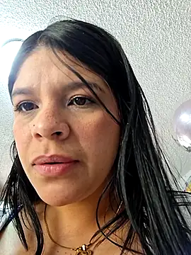 Layla-daring online show from December 2025 07:09:01 PM