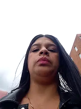Snapshot of Layla-daring chatting on May 2026 06:27:01 PM Layla-daring online show from May 2026 06:27:01 PM