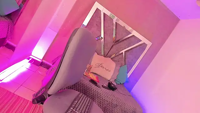 frany wolf  online show from December 2025 07:59:01 AM