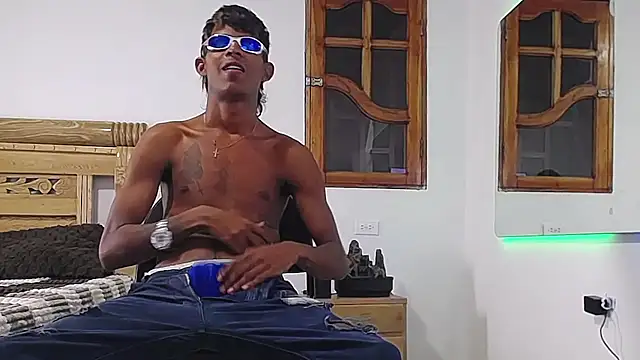 Snapshot of black_boy22_ chatting on December 2025 02:49:01 AM black boy22 online show from December 2025 02:49:01 AM