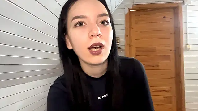 Snapshot of KiyokoEeds chatting on November 2025 10:04:02 AM KiyokoEeds online show from November 2025 10:04:02 AM