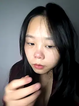 Snapshot of Kiee-lee chatting on December 2025 03:17:01 PM Kiee-lee online show from December 2025 03:17:01 PM