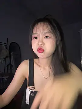 Kiee-lee online show from April 2026 03:32:02 PM