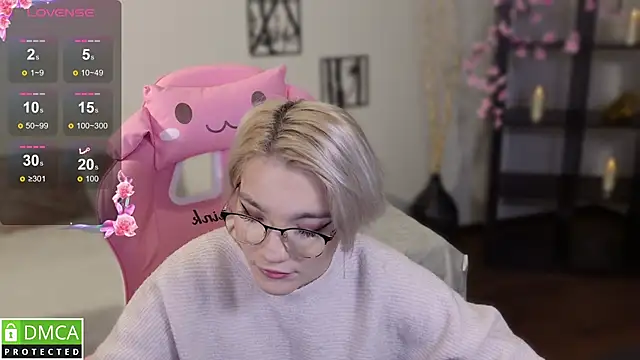 Megan Lora online show from November 2025 01:15:01 AM