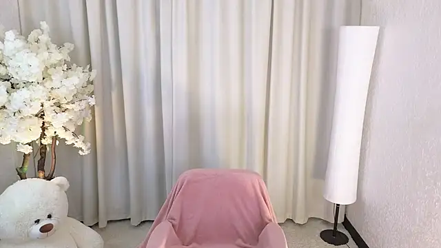 Snapshot of ImiMonroe chatting on December 2025 11:17:01 AM ImiMonroe online show from December 2025 11:17:01 AM