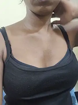 Snapshot of Simran_0011 chatting on May 2026 04:35:02 PM Simran 0011 online show from May 2026 04:35:02 PM