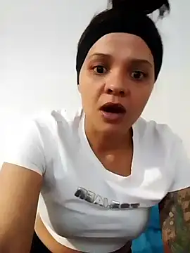 Snapshot of Cadence28 chatting on December 2025 01:18:01 PM Cadence28 online show from December 2025 01:18:01 PM