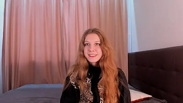 Snapshot of HazeLuneth chatting on February 2026 06:32:02 AM HazeLuneth online show from February 2026 06:32:02 AM