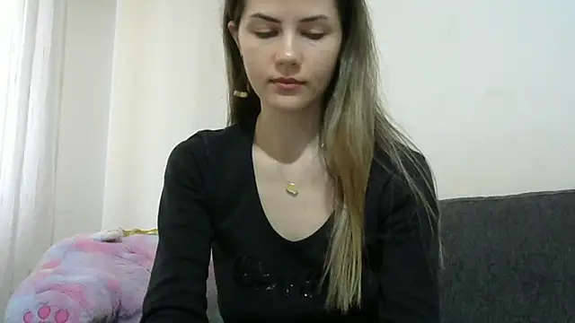 Erii18 online show from December 2025 12:00:01 PM