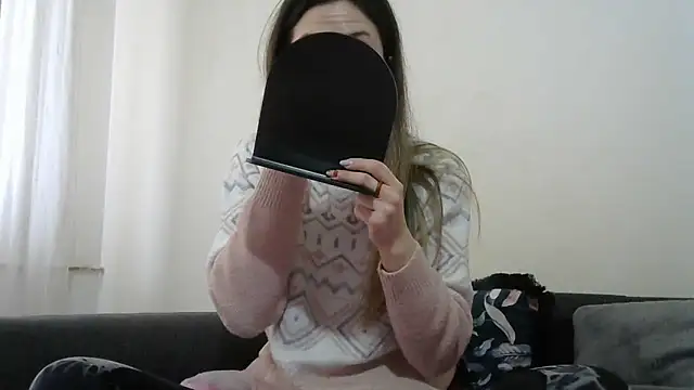 Erii18 online show from February 2026 12:32:01 PM