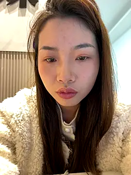 GYYoo online show from November 2025 04:01:02 AM