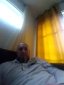 Snapshot of SG081 chatting on December 2025 02:22:02 PM SG081 online show from December 2025 02:22:02 PM