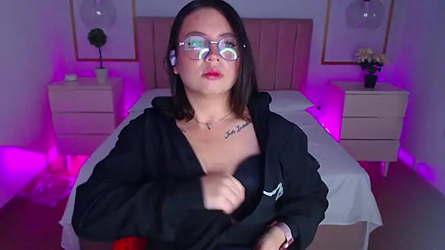 Alice Sinclair  online show from November 2025 03:01:02 PM