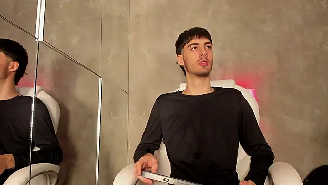 Emir Ozan  online show from February 2026 07:53:02 PM