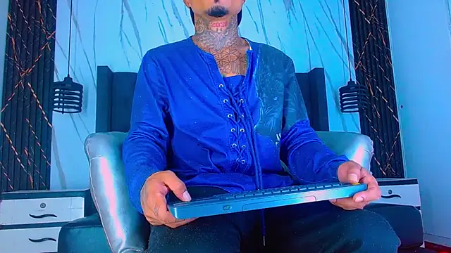 Snapshot of Hot_Latino_x chatting on February 2026 12:34:02 PM Hot Latino x online show from February 2026 12:34:02 PM