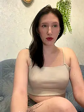 liliana shvezz online show from December 2025 12:10:01 PM