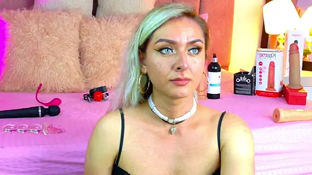 Lunitaa Diva online show from February 2026 03:49:02 PM