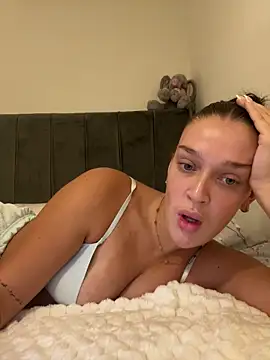 Snapshot of Kerysmae chatting on November 2025 07:28:01 PM Kerysmae online show from November 2025 07:28:01 PM