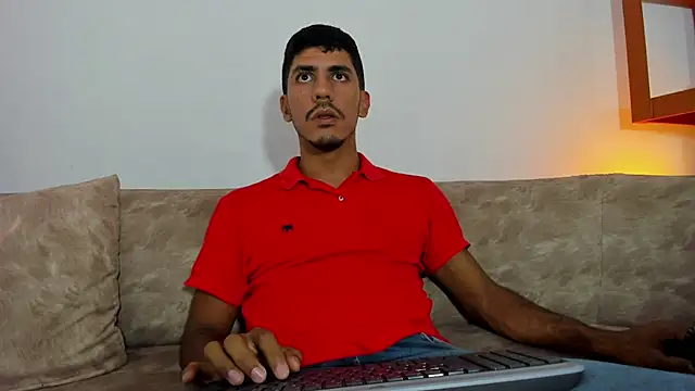 Snapshot of RexWildExplore chatting on November 2025 10:02:01 PM RexWildExplore online show from November 2025 10:02:01 PM