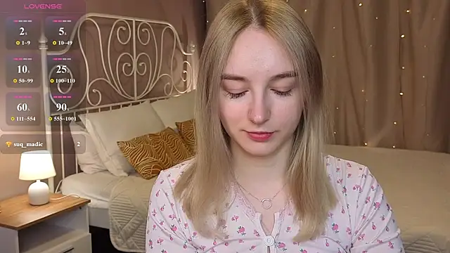 Snapshot of Shy_Polly chatting on May 2026 12:06:01 AM Shy Polly online show from May 2026 12:06:01 AM