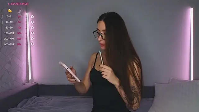 Snapshot of KikkyMi chatting on November 2025 08:19:02 PM KikkyMi online show from November 2025 08:19:02 PM